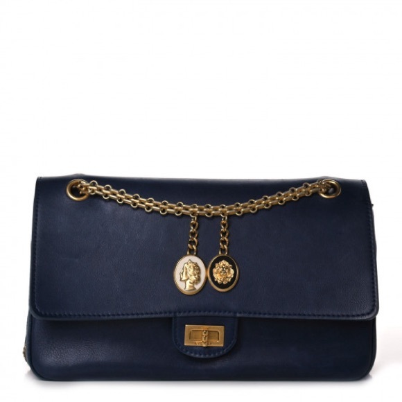 Chanel Calfskin Nude 2.55 Medals Reissue 226 - Picture 3 of 10